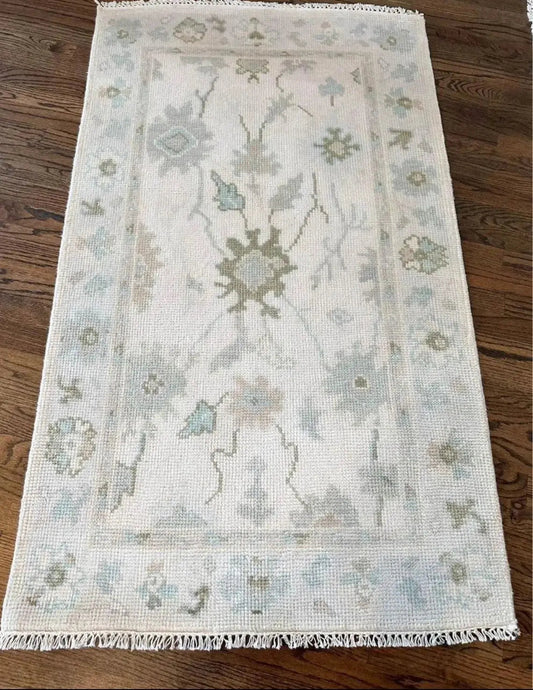 Evanesce Hand Knotted Carpet