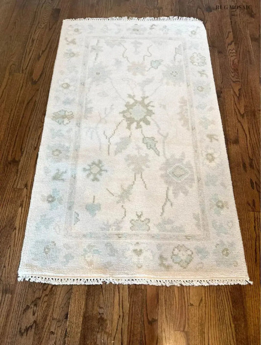 Evanesce Hand Knotted Carpet